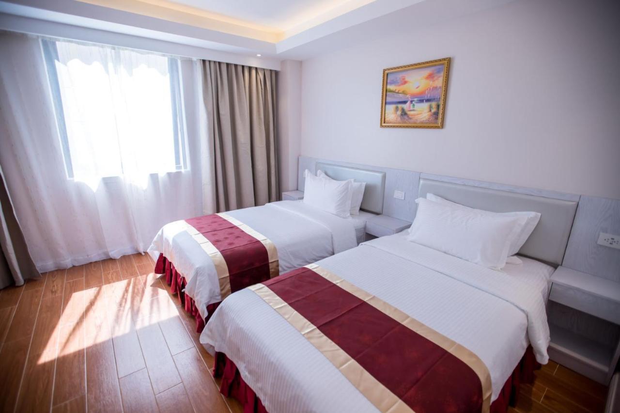Hotel Americano Гарапан Екстериор снимка