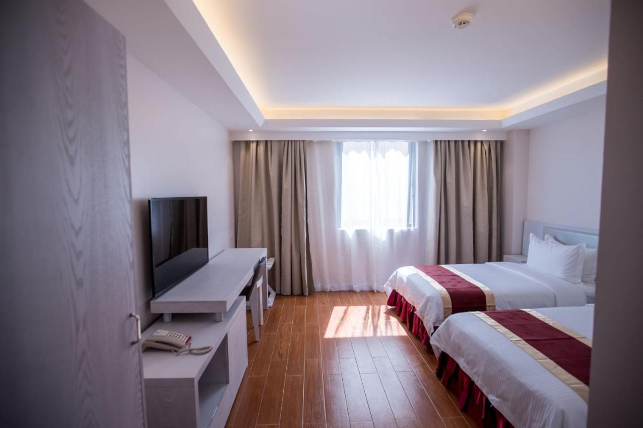 Hotel Americano Гарапан Екстериор снимка