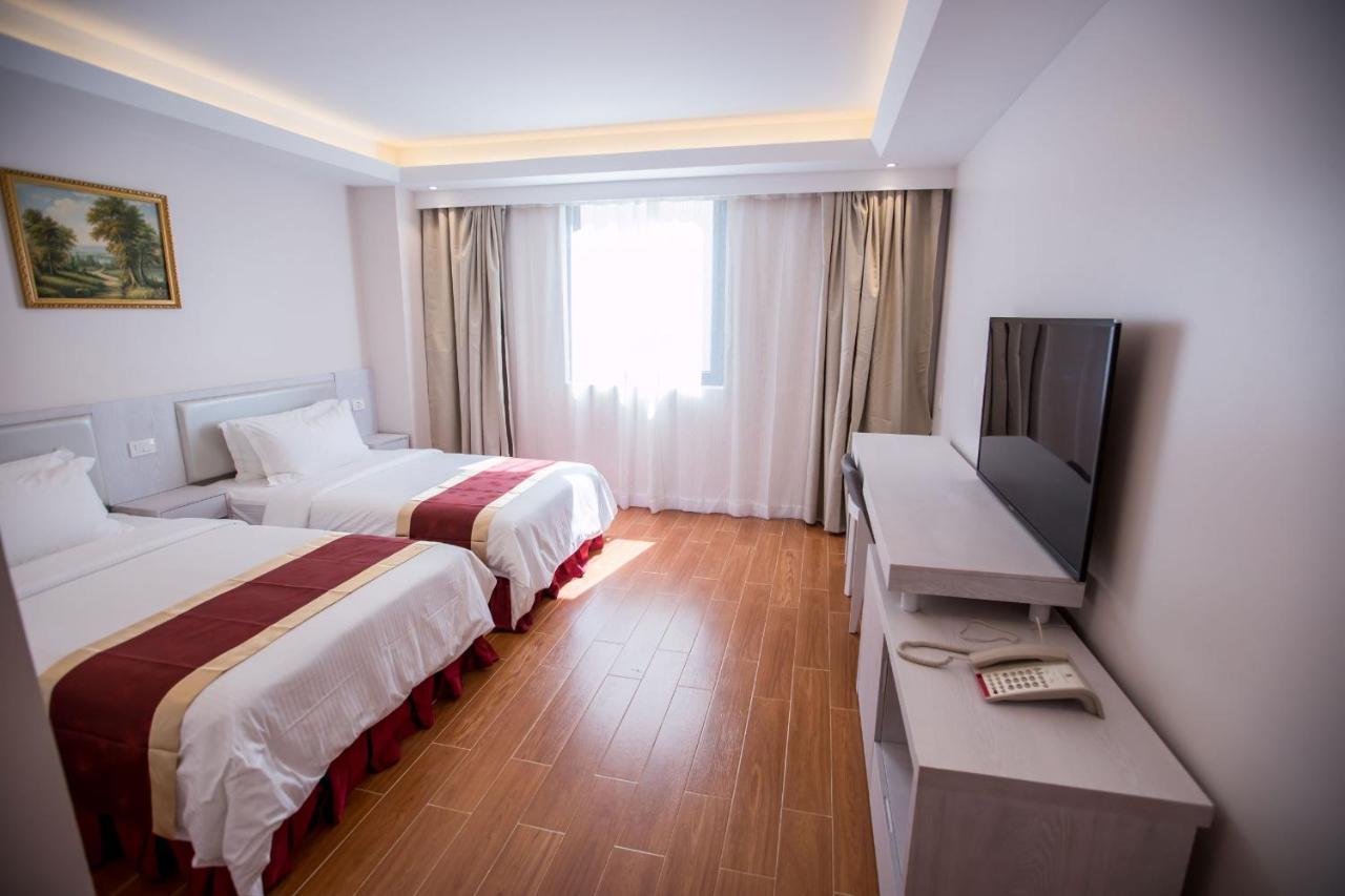 Hotel Americano Гарапан Екстериор снимка